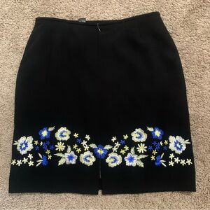 Tahari Arthur S. Levine Black Embroidered Hem Skirt 14